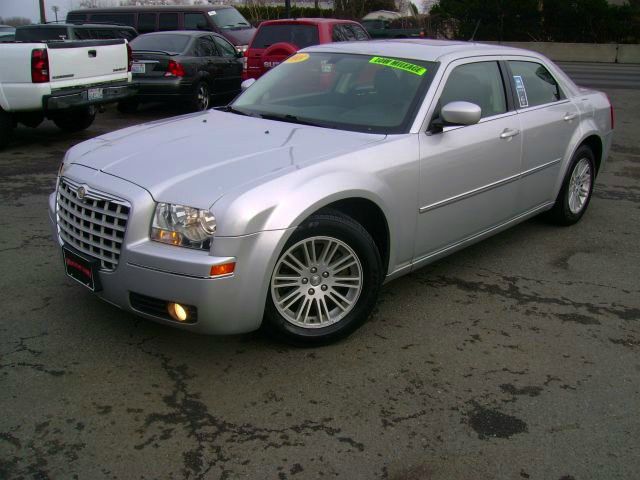 Chrysler 300 2008 photo 2