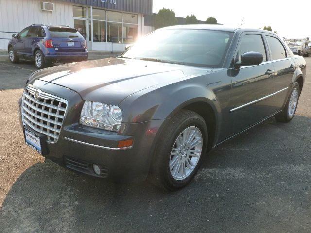 Chrysler 300 2008 photo 2