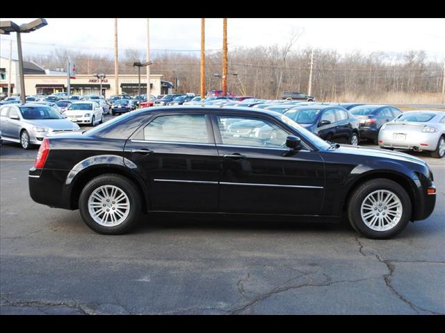 Chrysler 300 2009 photo 3