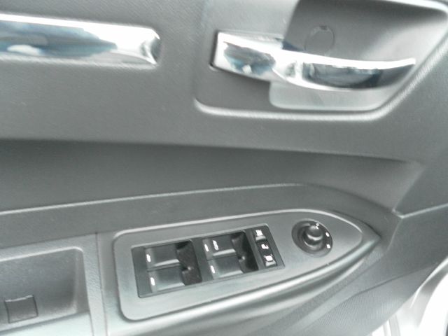 Chrysler 300 2009 photo 12