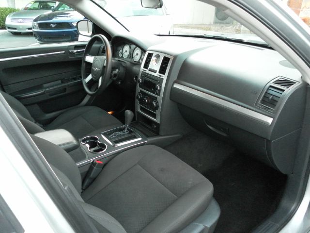 Chrysler 300 2009 photo 19