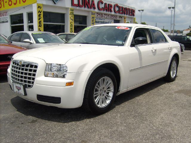 Chrysler 300 2009 photo 2