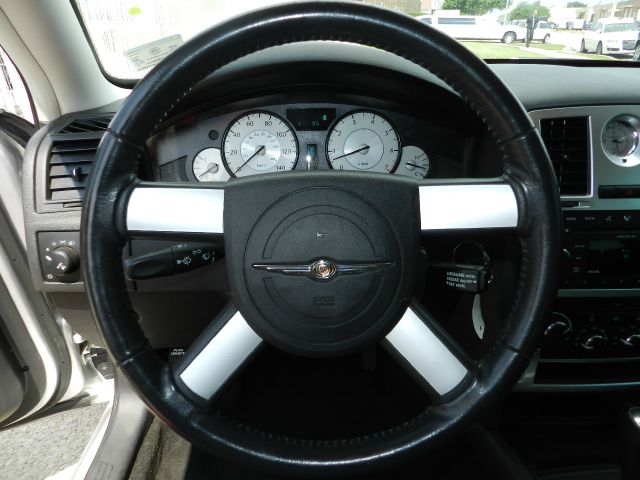 Chrysler 300 2009 photo 14