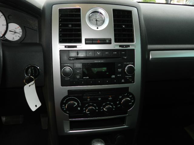 Chrysler 300 2009 photo 15