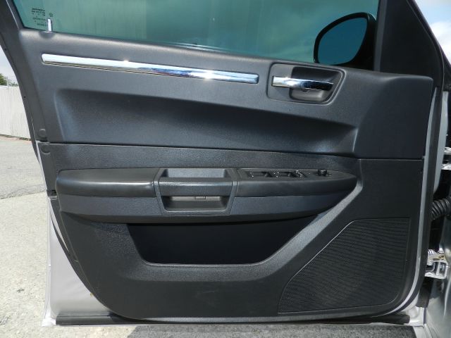 Chrysler 300 2009 photo 2