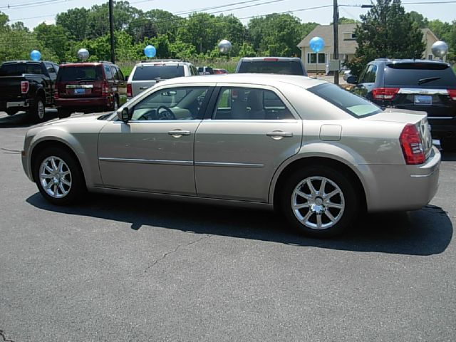 Chrysler 300 2009 photo 2