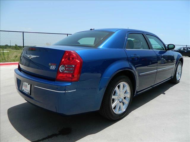 Chrysler 300 2009 photo 2