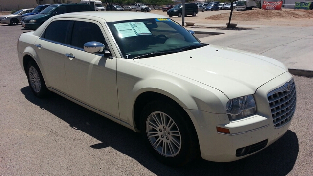 Chrysler 300 2010 photo 17