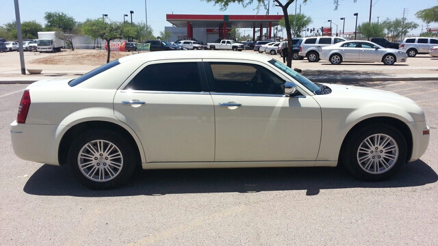 Chrysler 300 2010 photo 19