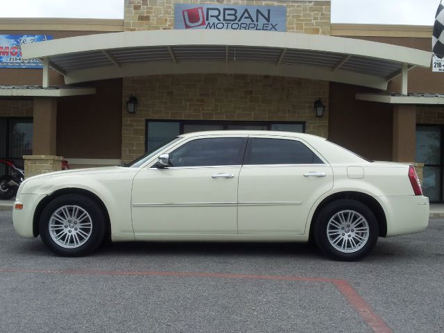 Chrysler 300 2010 photo 1