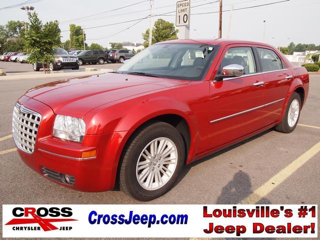 Chrysler 300 2010 photo 2