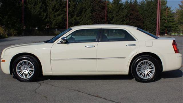 Chrysler 300 2010 photo 4