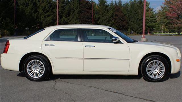 Chrysler 300 2010 photo 5