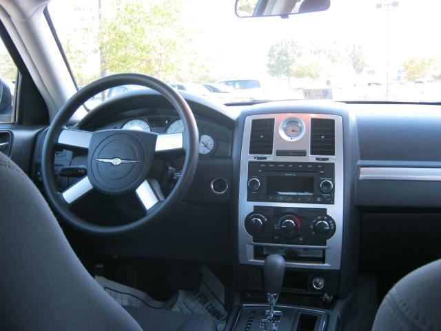 Chrysler 300 2010 photo 4