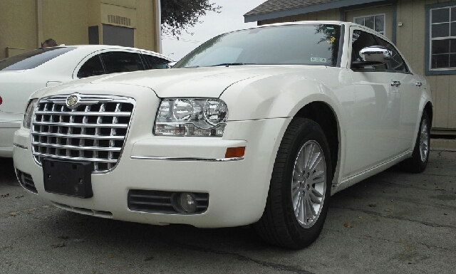 Chrysler 300 2010 photo 3