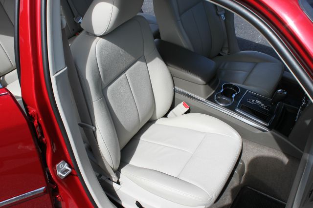 Chrysler 300 2010 photo 13