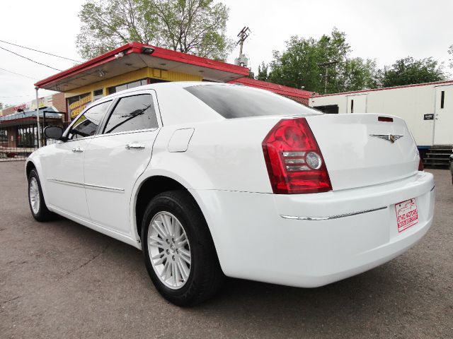 Chrysler 300 2010 photo 1