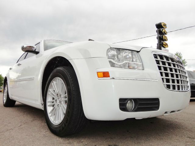 Chrysler 300 2010 photo 18