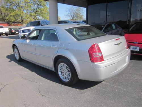 Chrysler 300 2010 photo 3