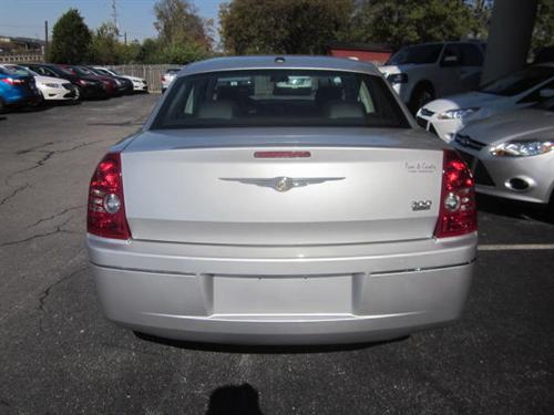 Chrysler 300 2010 photo 4