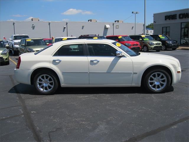 Chrysler 300 Double AUTO (SE) Sedan