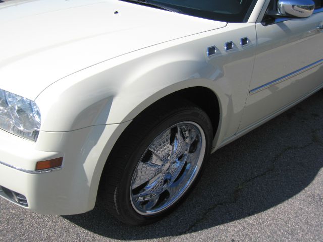 Chrysler 300 2010 photo 1