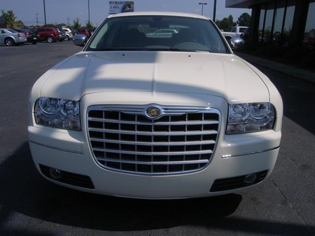 Chrysler 300 2010 photo 1