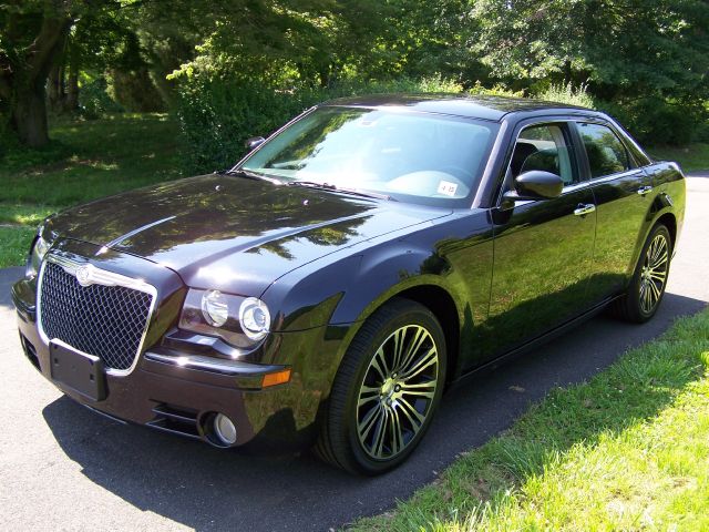 Chrysler 300 2010 photo 2