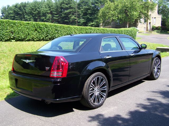 Chrysler 300 2010 photo 3