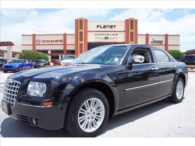 Chrysler 300 2010 photo 3