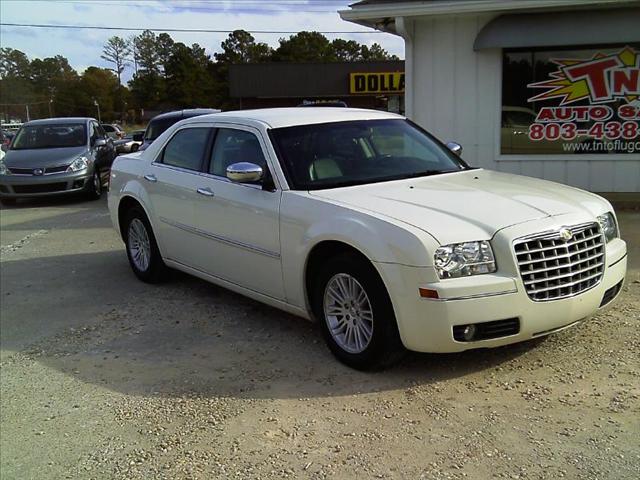 Chrysler 300 2010 photo 1