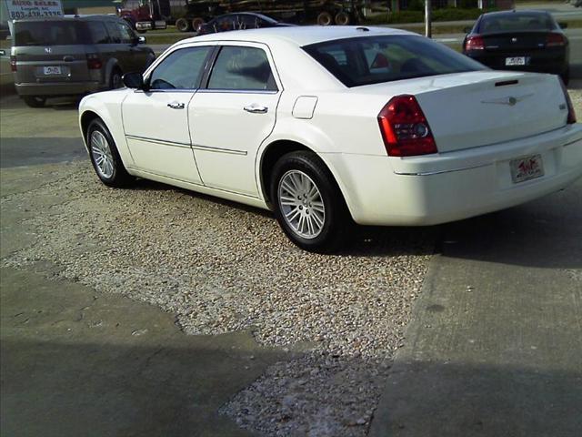 Chrysler 300 2010 photo 5