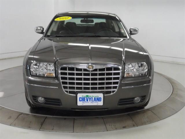 Chrysler 300 LX - Stow-n-go Sedan