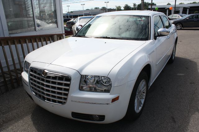 Chrysler 300 2010 photo 3