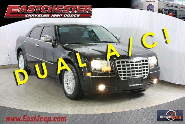 Chrysler 300 2010 photo 1