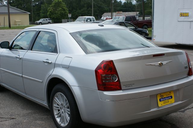 Chrysler 300 2010 photo 4