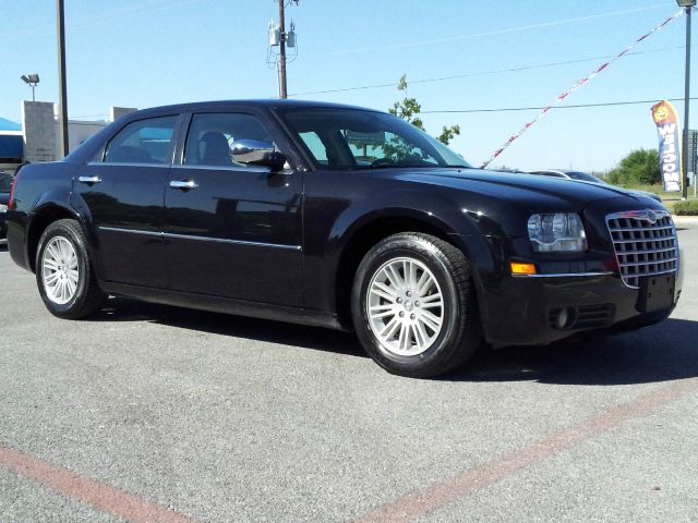 Chrysler 300 2010 photo 3