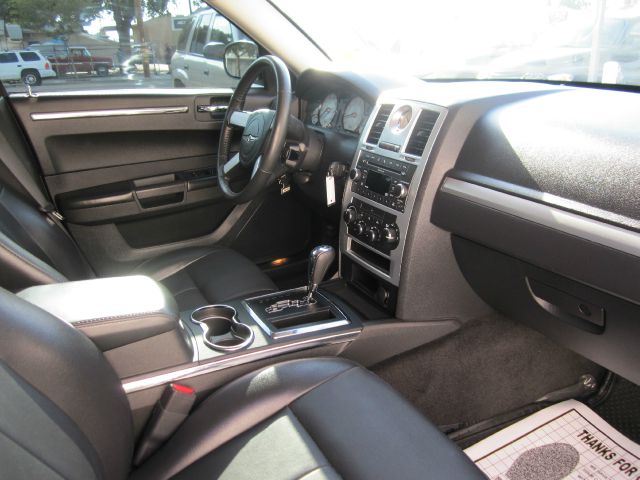 Chrysler 300 2010 photo 5