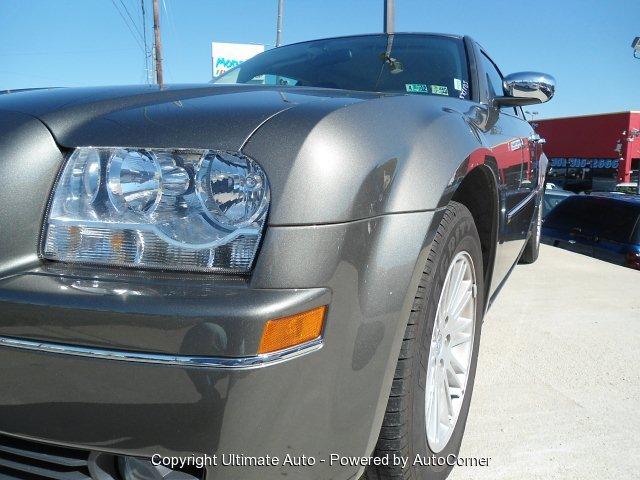 Chrysler 300 2010 photo 4