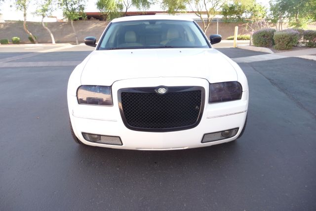 Chrysler 300 2010 photo 15