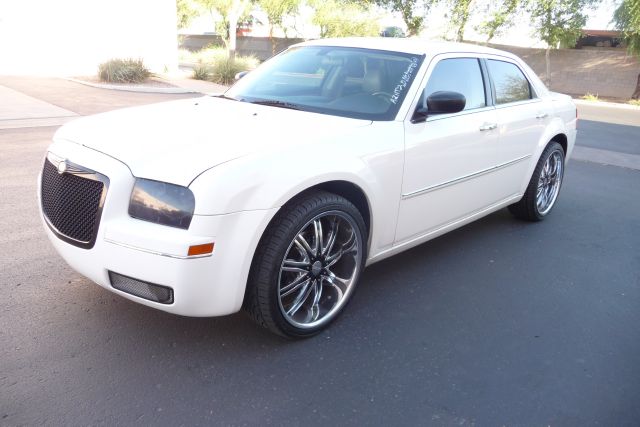 Chrysler 300 2010 photo 16