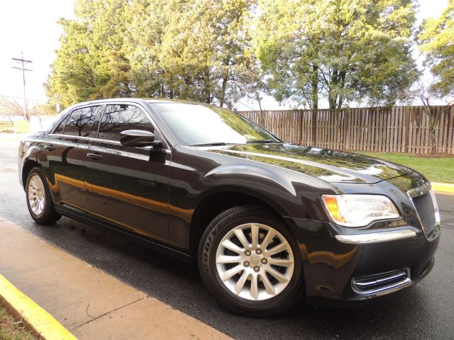 Chrysler 300 2011 photo 1