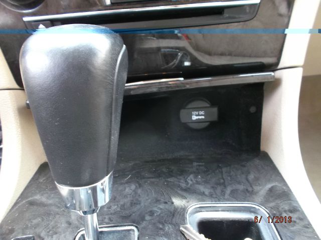 Chrysler 300 2011 photo 15