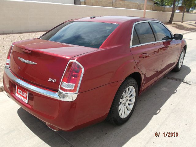 Chrysler 300 2011 photo 20