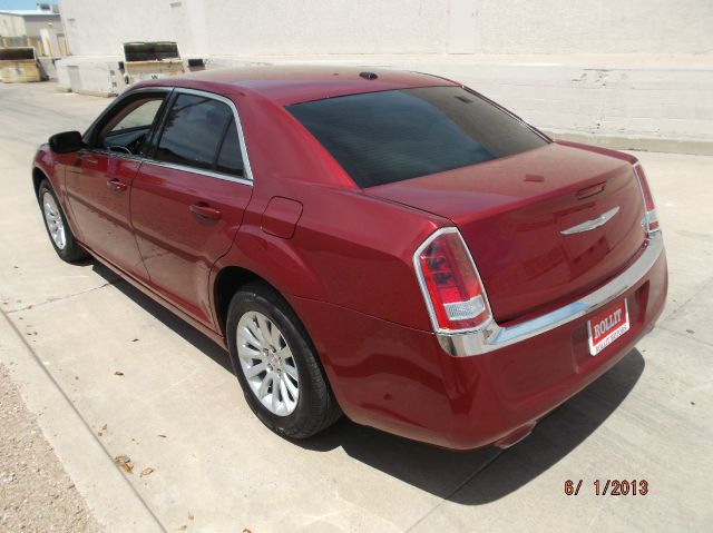 Chrysler 300 2011 photo 6