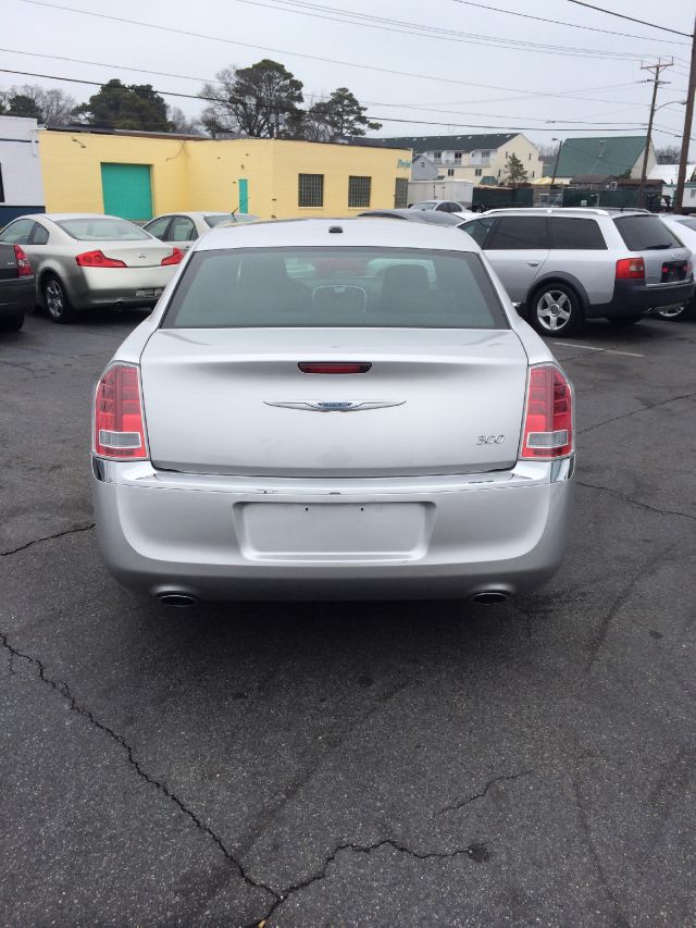 Chrysler 300 2012 photo 1