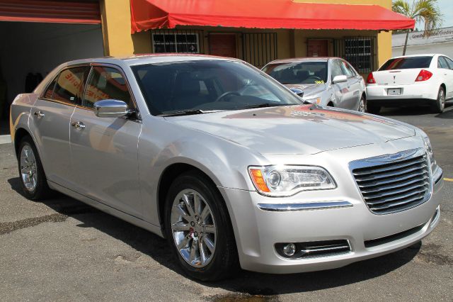 Chrysler 300 2012 photo 3