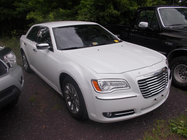 Chrysler 300 2012 photo 2