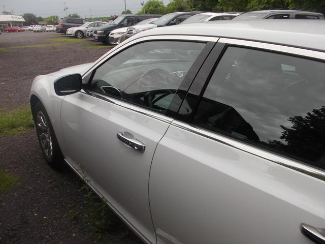 Chrysler 300 2012 photo 3