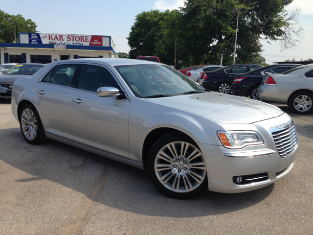 Chrysler 300 2012 photo 2